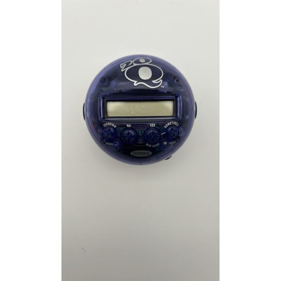 Radica Other - Radica 20Q 20 Questions Electronic Handheld Game 2005 Purple Tested & Works